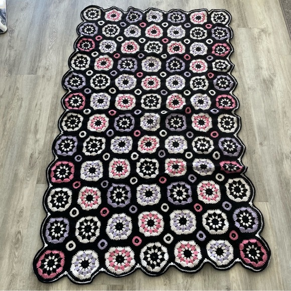 HP ⭐️ Handmade throw blanket | 39”W x 71” - Picture 3 of 15